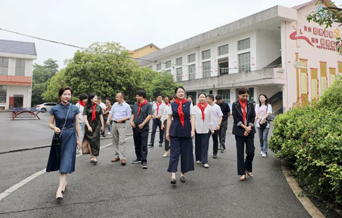 2024年“绿韵圆梦”助学行动走进扬眉中学