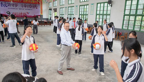 2024年“绿韵圆梦”助学行动走进扬眉中学