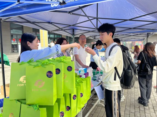 富迪参加上海市场监管局禁传宣传进校园活动